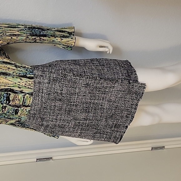 luxe APOTHETIQUE Black Tweed Metallic Faux Wrap Fringe Preppy Mini Skirt - Picture 2 of 7